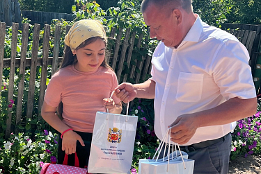 В школу – с «депутатским» портфелем